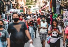 Brasil supera 214 milhões de habitantes, mas crescimento populacional desacelera em 2026