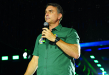 Flávio Bolsonaro chega aos EUA após deixar o Brasil, afirma advogado aliado de Trump
