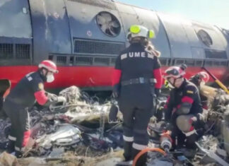 Colisão de trens causa 69 mortes