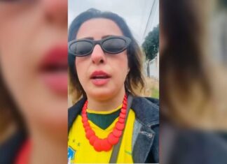 Professora denuncia assédio de PMs a eleitores para votar ’22’ /